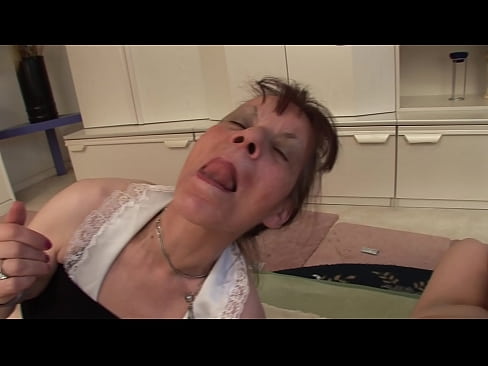 ❤️ De grann ak yon granpapa gen yon triyo ️ Porno nan nou ☑